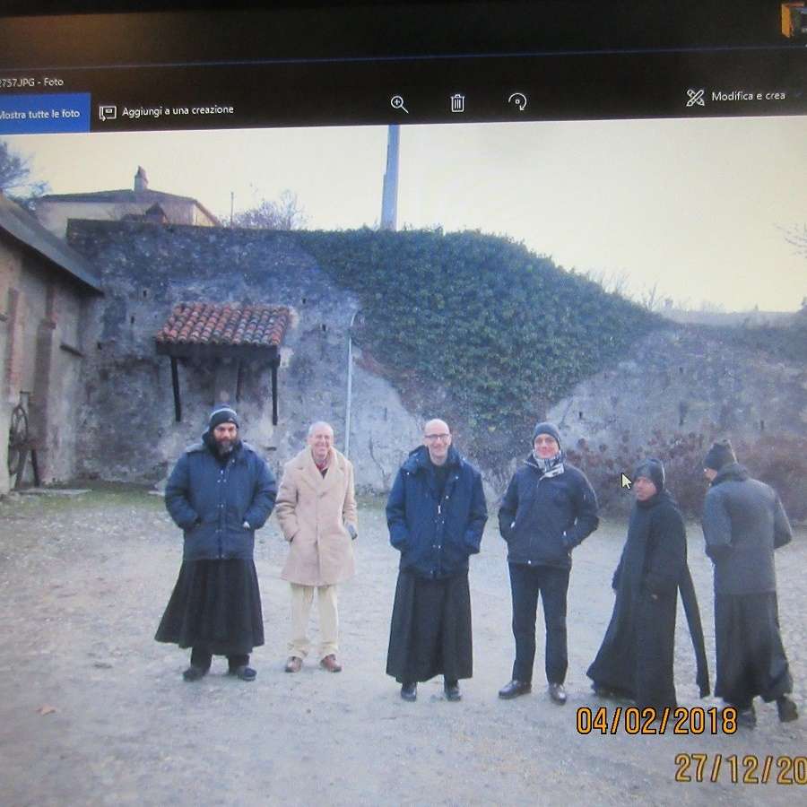 Questa immagine ha l'attributo alt vuoto; il nome del file è monaci-novalesa-in-visitta-a-Ranverso-accolti-da-Ersilio.jpg